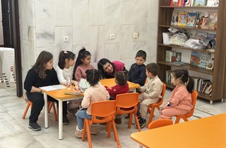 Kadın ve Çocuk Dayanışma Merkezi’nde İngilizce Derslerine Yoğun İlgi